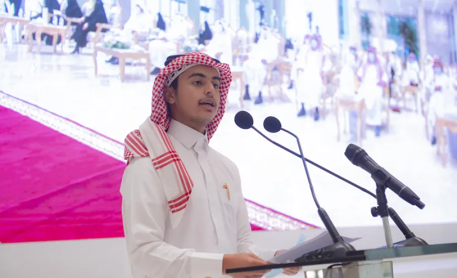 معالي رئيس الجامعة يكرم الفائزين في الملتقى الطلابي الثالث  - الجامعة