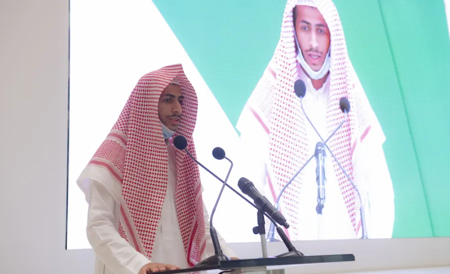 معالي رئيس الجامعة يكرم الفائزين في الملتقى الطلابي الثالث  - .