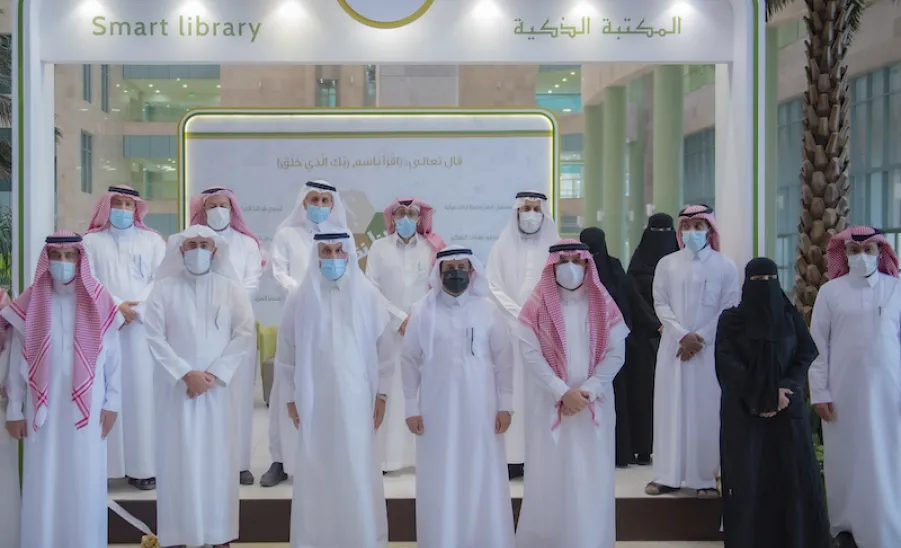 معالي رئيس الجامعة يفتتح توسعة المكتبة المركزية ويدشن مشروع المكتبات الذكية - ]U,M