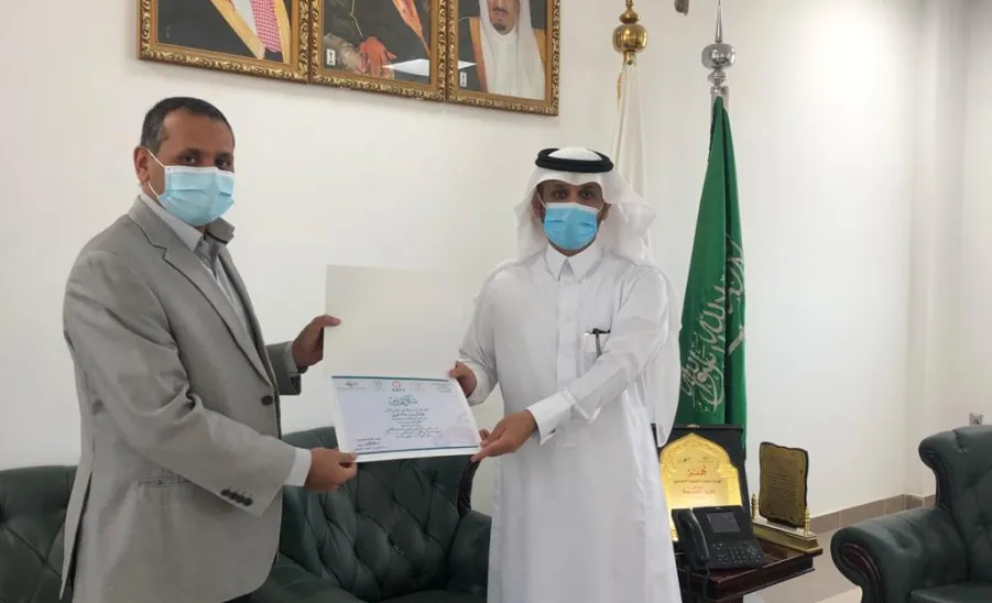 سعادة عميد كلية الهندسة يكرم اعضاء هيئة التدريس - سعادة عميد كلية الهندسة يكرم اعضاء هيئة التدريس