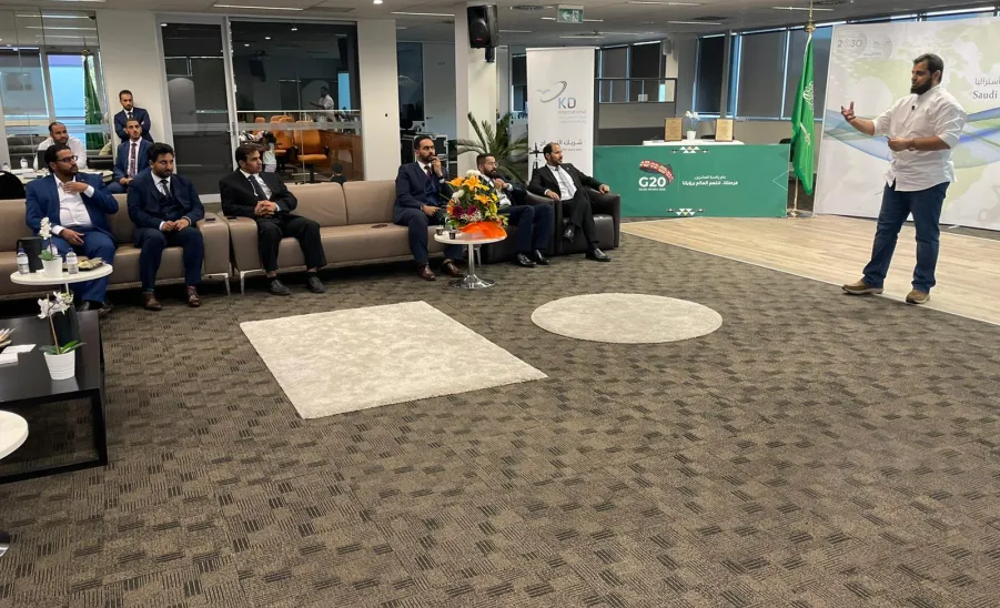 الملحقية الثقافية السعودية في أستراليا تكرم المبتعث فيصل بن حاكم الشمري - ]U,M