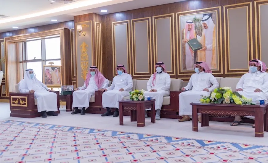 محققاً ارقاماً متميزه في نسبة الصرف : معالي مدير الجامعة يستقبل أعضاء لجنة إعداد الحساب الختامي - جامعة المجمعة 
