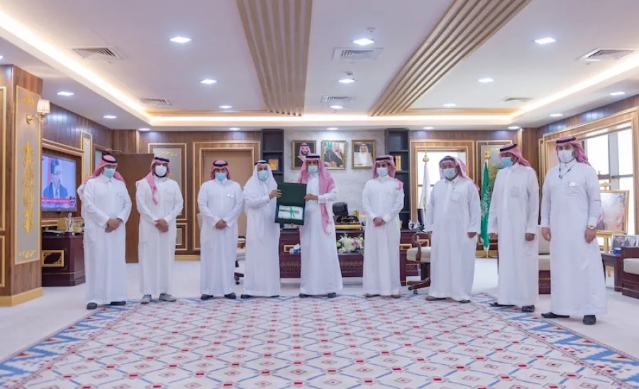 محققاً ارقاماً متميزه في نسبة الصرف : معالي مدير الجامعة يستقبل أعضاء لجنة إعداد الحساب الختامي - جامعة المجمعة 