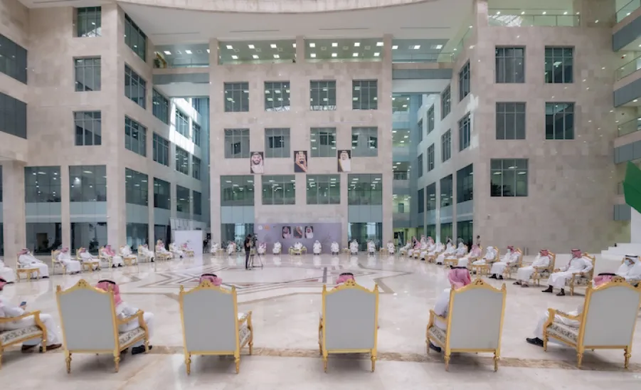 وسط إجراءات احترازية وباتباع التعليمات الوقائية : الجامعة تقيم حفل المعايدة السنوي لعيد الفطر المبارك - an