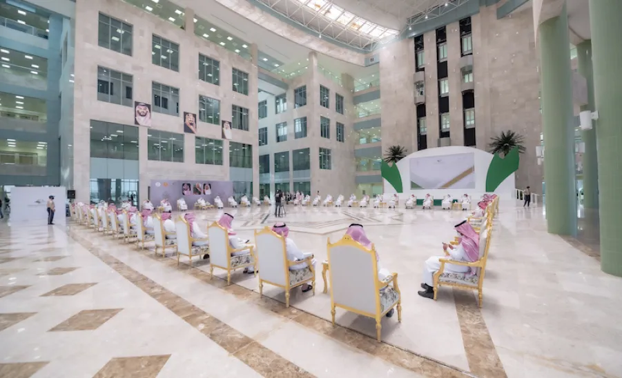وسط إجراءات احترازية وباتباع التعليمات الوقائية : الجامعة تقيم حفل المعايدة السنوي لعيد الفطر المبارك - am