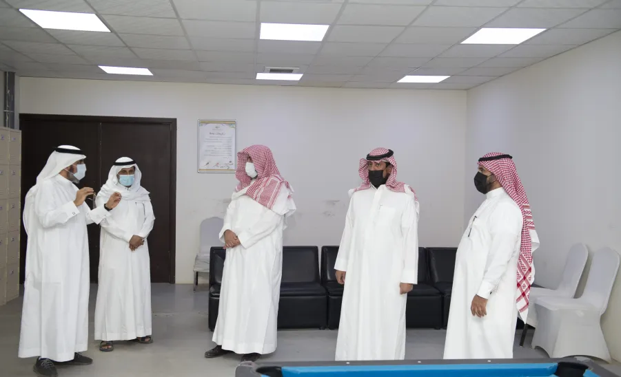 وكيل الجامعة يتفقد مراحل العمل في مشاريع ومرافق الجامعة بالمجمعة وحوطة سدير -  ]U,M