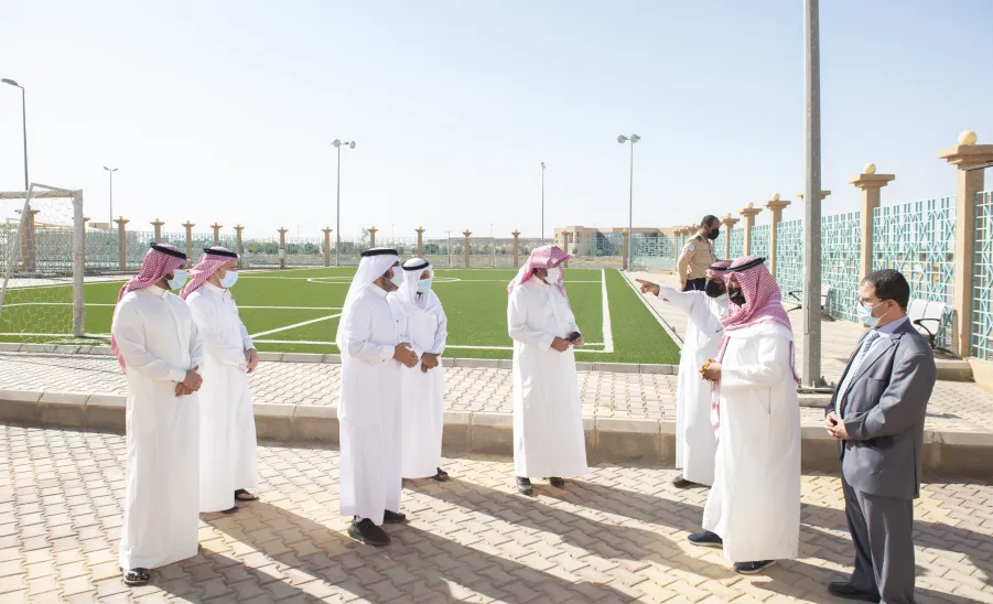 وكيل الجامعة يتفقد مراحل العمل في مشاريع ومرافق الجامعة بالمجمعة وحوطة سدير -  ]U,M