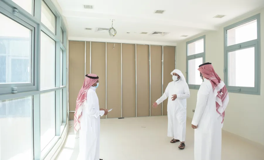 وكيل الجامعة يتفقد أعمال تجهيز المقر الجديد لإدارة الخدمات الطبية - وكيل الجامعة يتفقد أعمال تجهيز المقر الجديد لإدارة الخدمات الطبية
