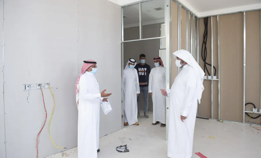 وكيل الجامعة يتفقد أعمال تجهيز المقر الجديد لإدارة الخدمات الطبية - وكيل الجامعة يتفقد أعمال تجهيز المقر الجديد لإدارة الخدمات الطبية