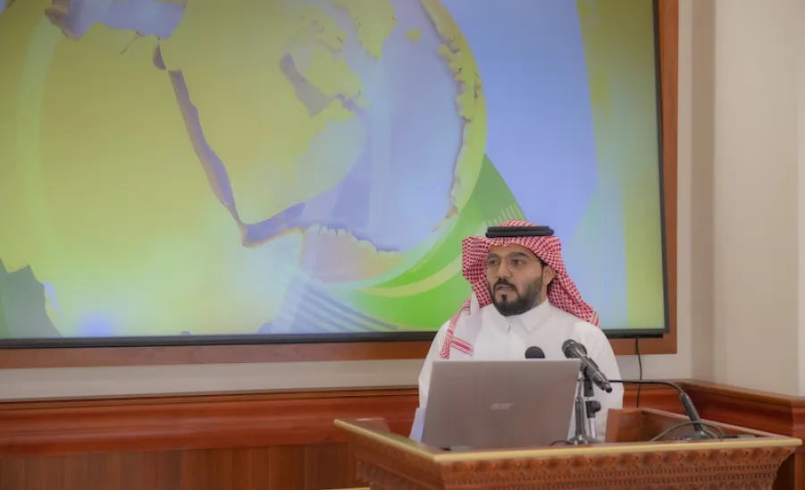 لتوقيع عقود جديدة لتنفيذ الدراسة التقويمية لعدد من البرامج الأكاديمية : وفدٌ من مستشاري المركز الوطني للتقويم والاعتماد الأكاديمي يزورون الجامعة  - الجامعة