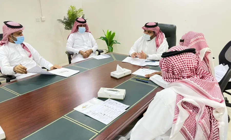 A meeting held with heads of branches - و3