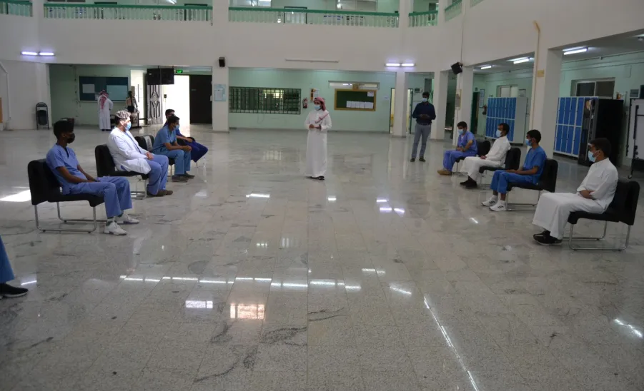 Vice-Rector visits College of Dentistry  - وكيل الجامعة للشؤون التعليمية يزور طب الأسنان 