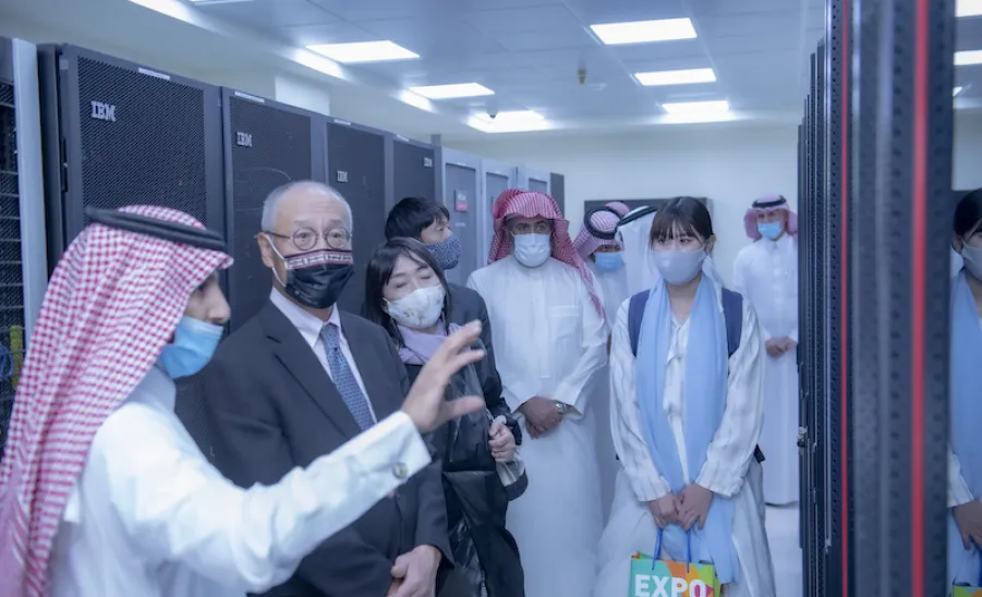 سعادة سفير دولة اليابان يزور الجامعة  - ]U,M