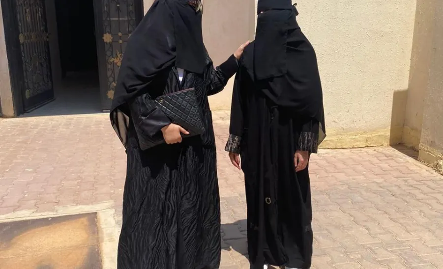 وكيلة الجامعة لشؤون الطالبات تقوم بجولة تفقدية على كليات الجامعة  - ]U,M