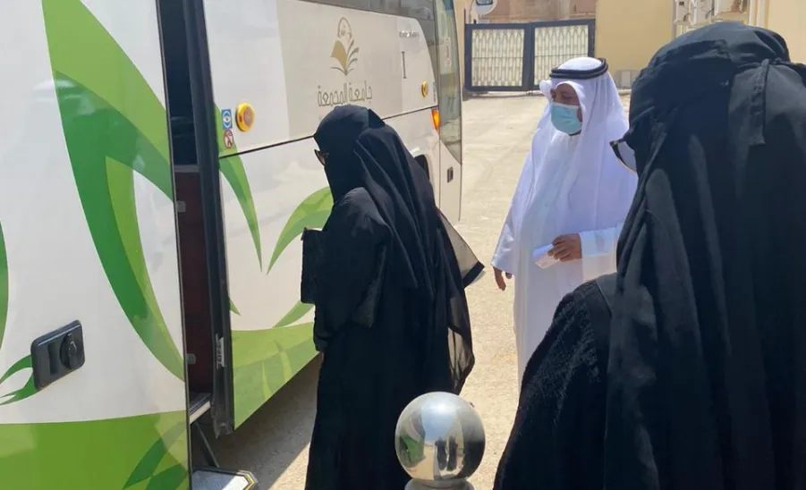 وكيلة الجامعة لشؤون الطالبات تقوم بجولة تفقدية على كليات الجامعة  - ]U,M