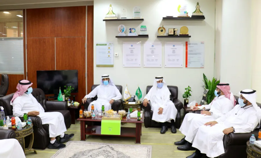 بمتابعة مباشرة من رئيس الجامعة وكيل الجامعة للشؤون التعليمية يشهد انطلاق أعمال تهيئة البرامج التعليمية المتقدمة للاعتماد الأكاديمي - جامعة المجمعة