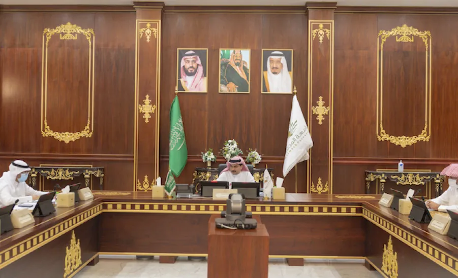 برئاسة رئيس الجامعة : انعقاد الجلسة الأولى لمجلس الجامعة للعام الجامعي ١٤٤٣هـ - جامعة المجمعة