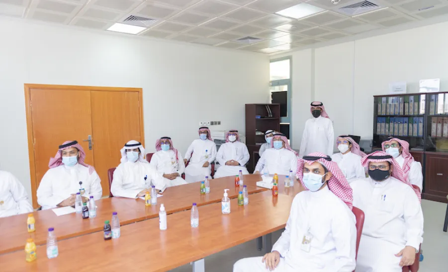 رئيس الجامعة يزور كليتي الطب والعلوم الطبية التطبيقية  -  جامعة المجمعة