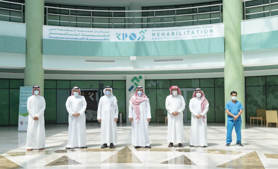 رئيس الجامعة يزور كليتي الطب والعلوم الطبية التطبيقية  -  جامعة المجمعة