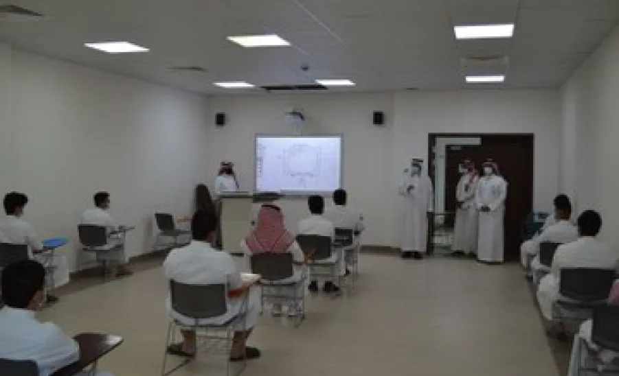 سعادة وكيل الجامعة للشؤون التعليمية يزور كلية الهندسة - سعادة وكيل الجامعة للشؤون التعليمية يزور كلية الهندسة