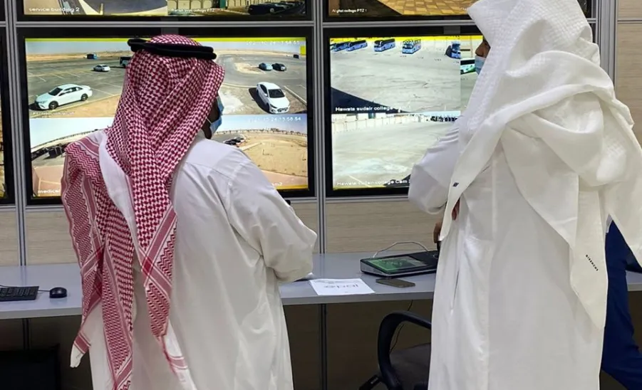 وكيل الجامعة يقوم بزيارة تفقدية للإدارة العامة للخدمات  - للاللالبيب