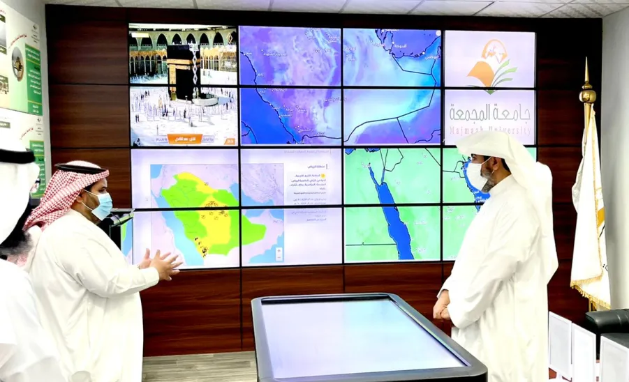 وكيل الجامعة يقوم بزيارة تفقدية للإدارة العامة للخدمات  - وززززززززززززز