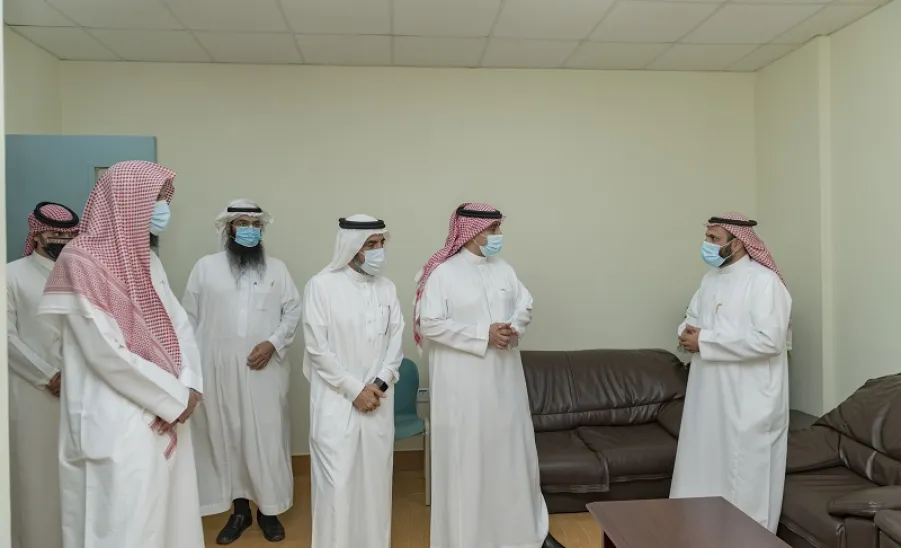  رئيس الجامعة يزور كلية العلوم والدراسات الإنسانية بحوطة سدير -  AA