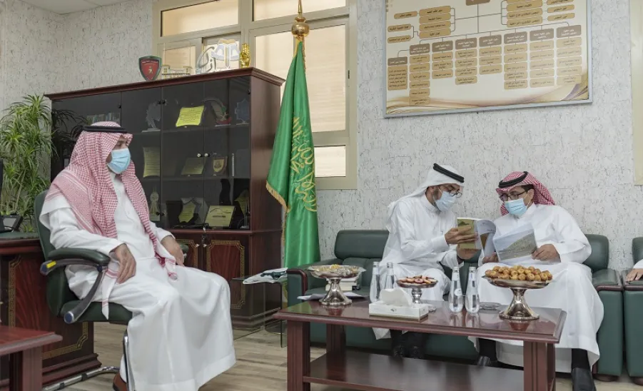  رئيس الجامعة يزور كلية العلوم والدراسات الإنسانية بحوطة سدير -  AA