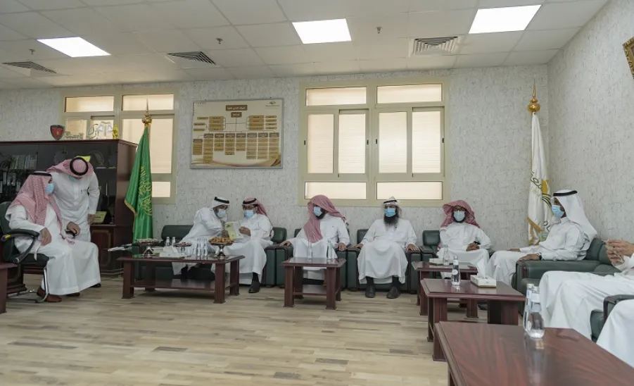  رئيس الجامعة يزور كلية العلوم والدراسات الإنسانية بحوطة سدير -  AA