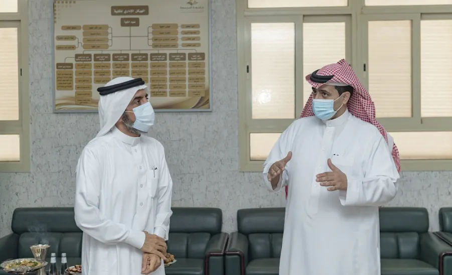 رئيس الجامعة يزور كلية العلوم والدراسات الإنسانية بحوطة سدير -  AA