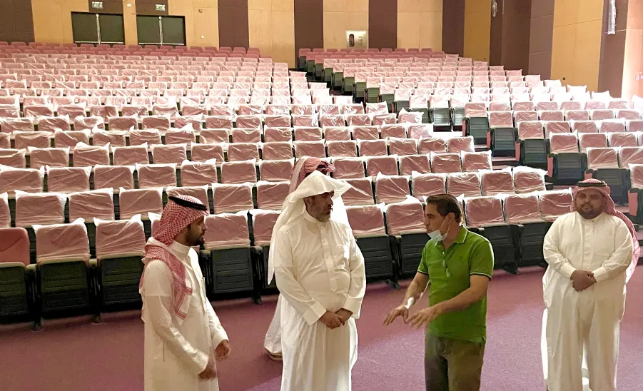 وكيل الجامعة يتفقد مراحل العمل في مشروع المباني العاجلة للطالبات - جامعة المجمعة
