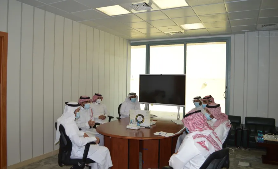 Vice Rector holds a meeting to discuss topics related to College of Science
 - وكيل الجامعة للشؤون التعليمية يعقد اجتماعا المتعلقة بكلية علوم الحاسب والمعلومات