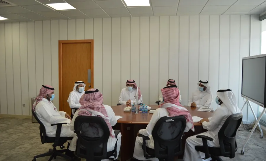 Vice Rector holds a meeting to discuss topics related to College of Science
 - وكيل الجامعة للشؤون التعليمية يعقد اجتماعا المتعلقة بكلية علوم الحاسب والمعلومات