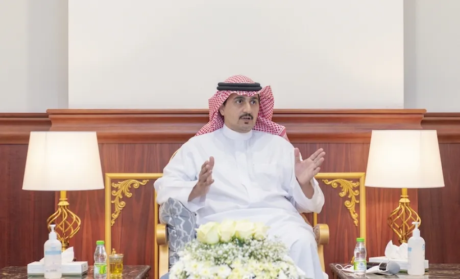 خلال ملتقى الفصول الثلاثة... رئيس الجامعة يؤكد أهمية التركيز على البرامج النوعية ورفع مستويات كفاءة التأهيل للرخص المهنية -  رئيس الجامعة