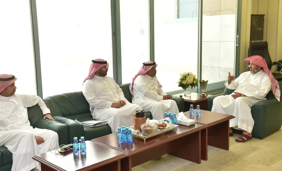 وكيل الجامعة يستقبل وفد من الاتحاد السعودي للرياضات اللاسلكية والروبوت - وكيل الجامعة يستقبل وفد من الاتحاد السعودي للرياضات اللاسلكية والروبوت