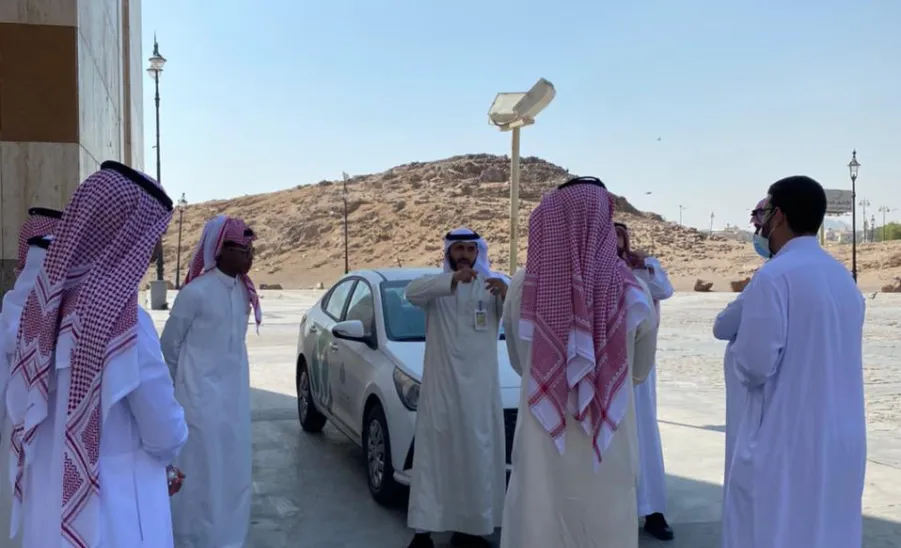 طلاب الجامعة في زيارة إلى المدينة المنورة - زيارة إلى المدينة المنورة