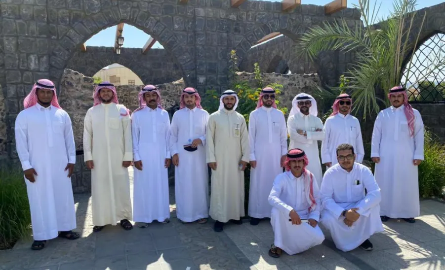 طلاب الجامعة في زيارة إلى المدينة المنورة - زيارة إلى المدينة المنورة