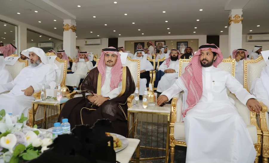رئيس الجامعة يرعى حفل السباق الخامس لميدان الفروسية بالمجمعة - جامعة المجمعة 