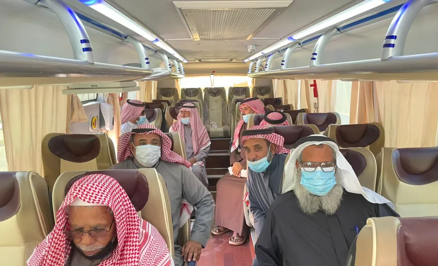عدد من أولياء الأمور يزورون الإدارة العامة للخدمات ضمن مبادرة ( أصدقاء الخدمات ) - جامعة المجمعة 