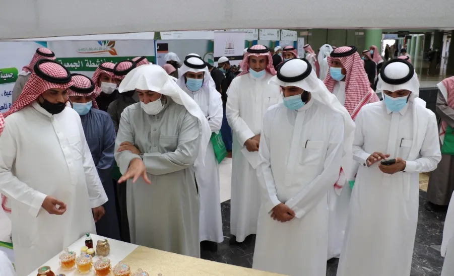  وكيل الجامعة يرعى فعاليات يوم التطوع السعودي والعالمي بكلية التربية بالزلفي -  وكيل الجامعة يرعى فعاليات يوم التطوع السعودي والعالمي بكلية التربية بالزلفي