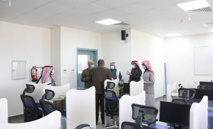 A visit to the College of Business Administration "Human Resources Track"
 - .