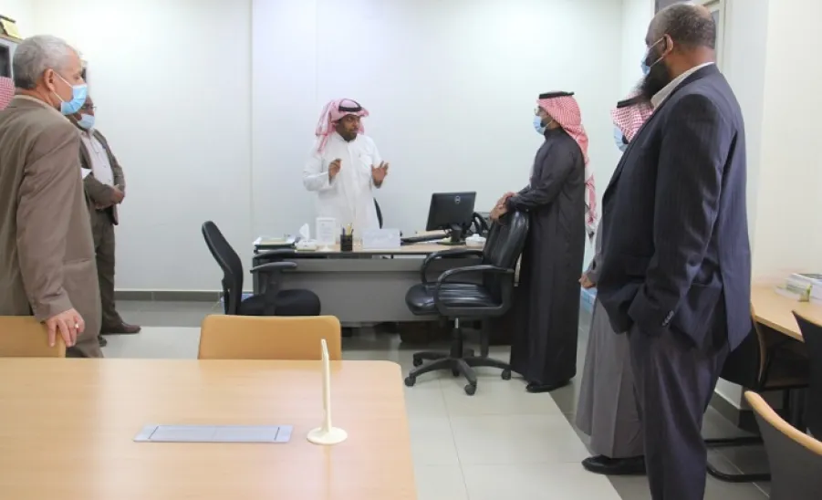 A visit to the College of Business Administration "Human Resources Track"
 - .