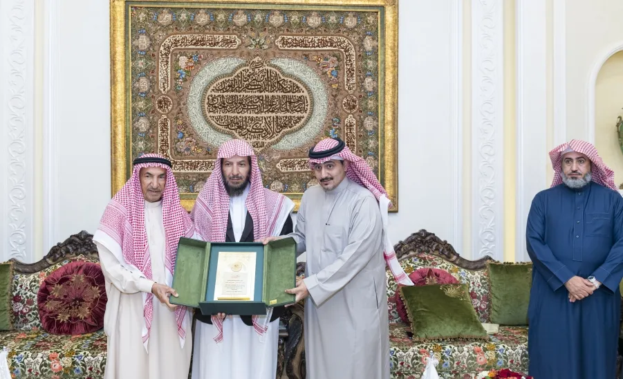 SHEIKH AL-FAWZAN RESEARCH CHAIR FOR INHERITANCE HOLDS FIRST SCIENTIFIC MEETING
 - a