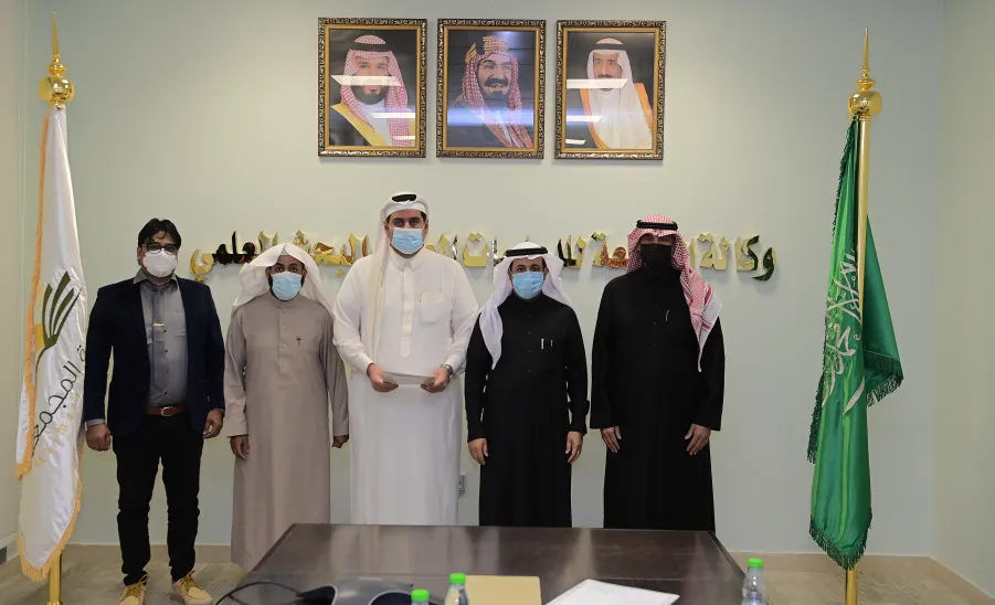 RESEARCH CHAIRS MANAGEMENT SIGNS MULTIPLE RESEARCH AGREEMENTS -  جامعة المجمعة 