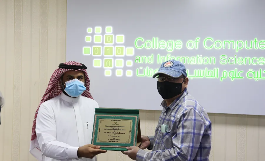 Excellent faculty members and staff in teaching and research honored by CCSI -  5