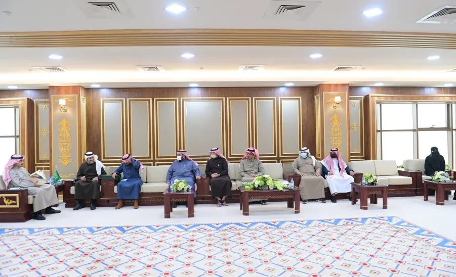 MU RECTOR MEETS CHAIRMAN AND MEMBERS OF THE BOARD OF DIRECTORS OF NAZAHA (INTEGRITY) CLUB
 - a
