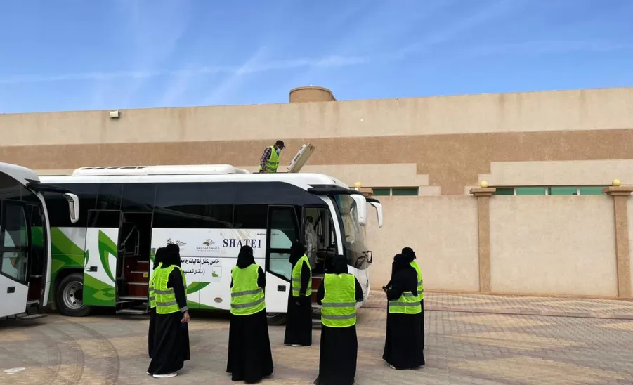 GENERAL ADMINISTRATION OF SERVICES TRAINS STUDENTS AND DRIVERS ON DEALING WITH MULTIPLE RISKS - جامعة المجمعة 