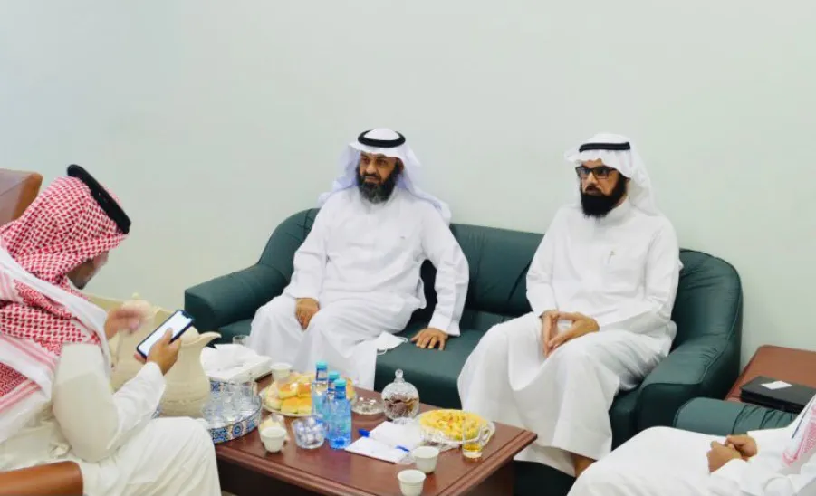 المشرف على مركز التوظيف وشؤون الخريجين يلتقي بعميد كلية التقنية والرئيس التنفيذي لشركة ساك الدولية -  اجتماعات مركز الخريجين 3 شركة ساك