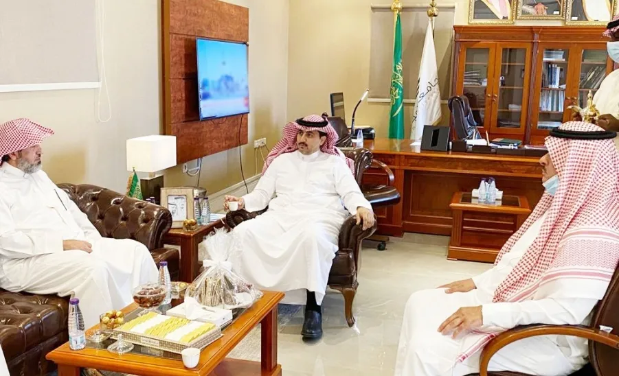 MU RECTOR VISITS INSTITUTE OF STUDIES AND CONSULTING SERVICES
 - a