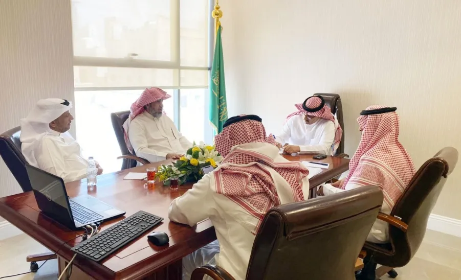 MU RECTOR VISITS INSTITUTE OF STUDIES AND CONSULTING SERVICES
 - a